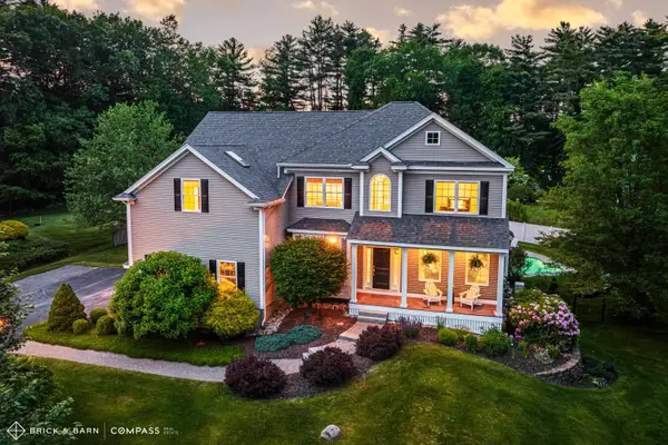 8 Heron Way, Stratham, NH 03885