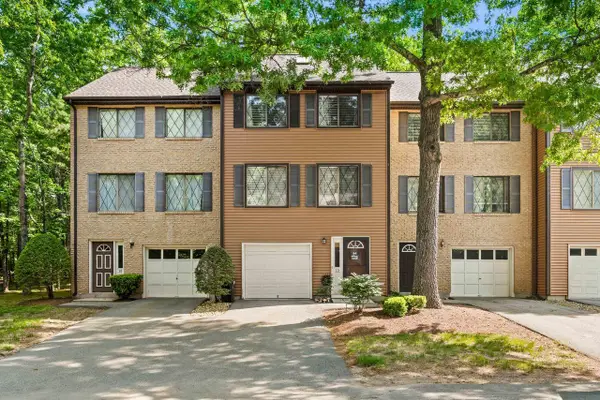 12 Winrow Drive, Merrimack, NH 03054