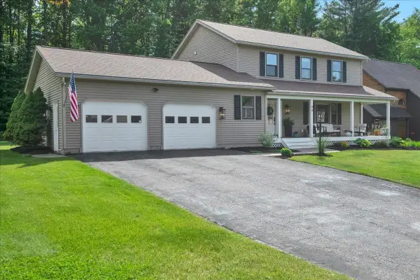 90 Field Green Drive, Colchester, VT 05468