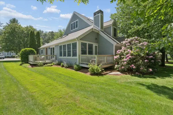 110 Hawthorne Village Road, Nashua, NH 03062