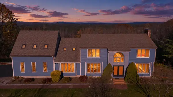 8 Longview Drive, Bow, NH 03304