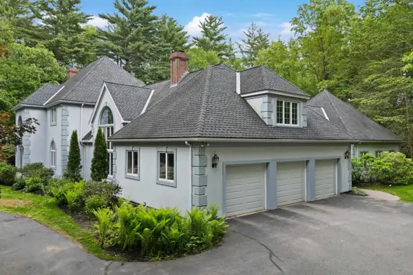 3 Oak Lane, Stratham, NH 03885