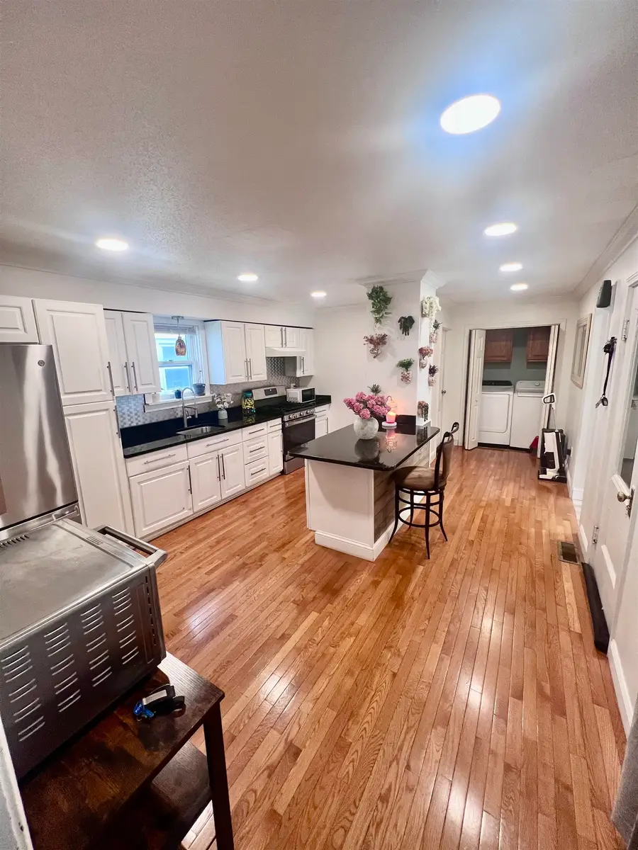89 west Hollis Street, Nashua, NH 03060 - #3