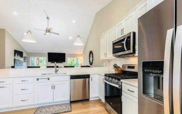 10A Cardinal Lane, Epping, NH 03042