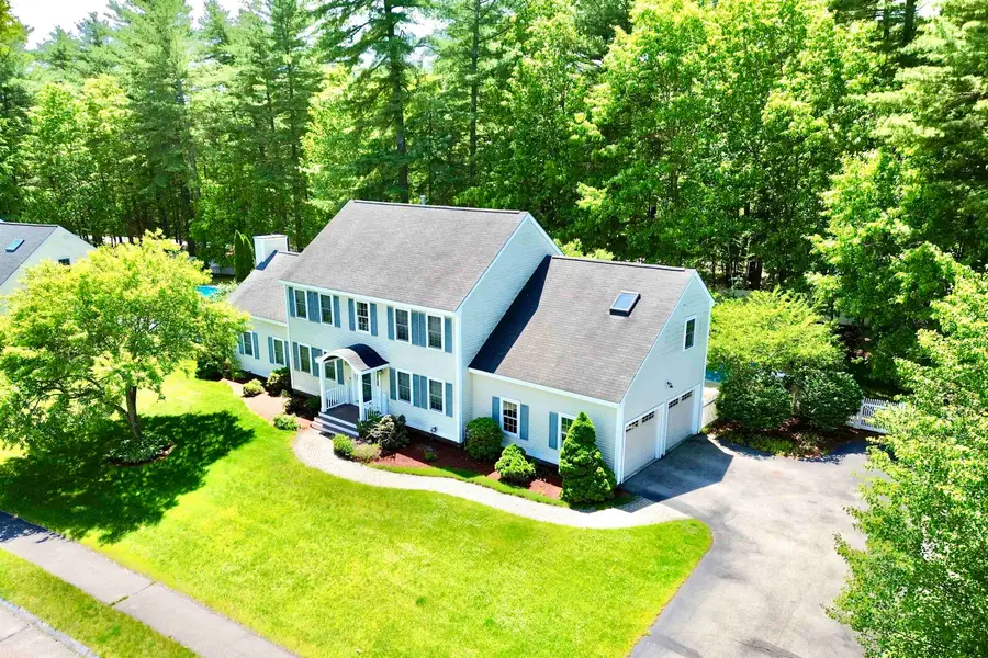 8 Sandstone Drive, Nashua, NH 03063 - #3