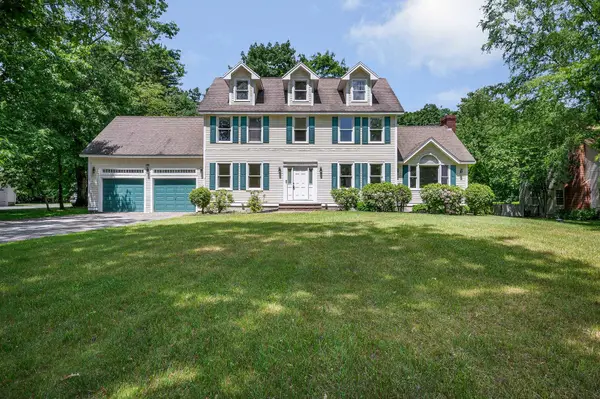 22 Greenfield Drive, Plaistow, NH 03865