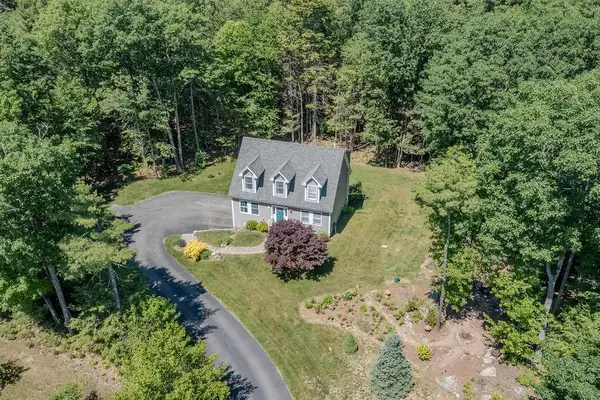 2 Gerrior Drive, Nottingham, NH 03290
