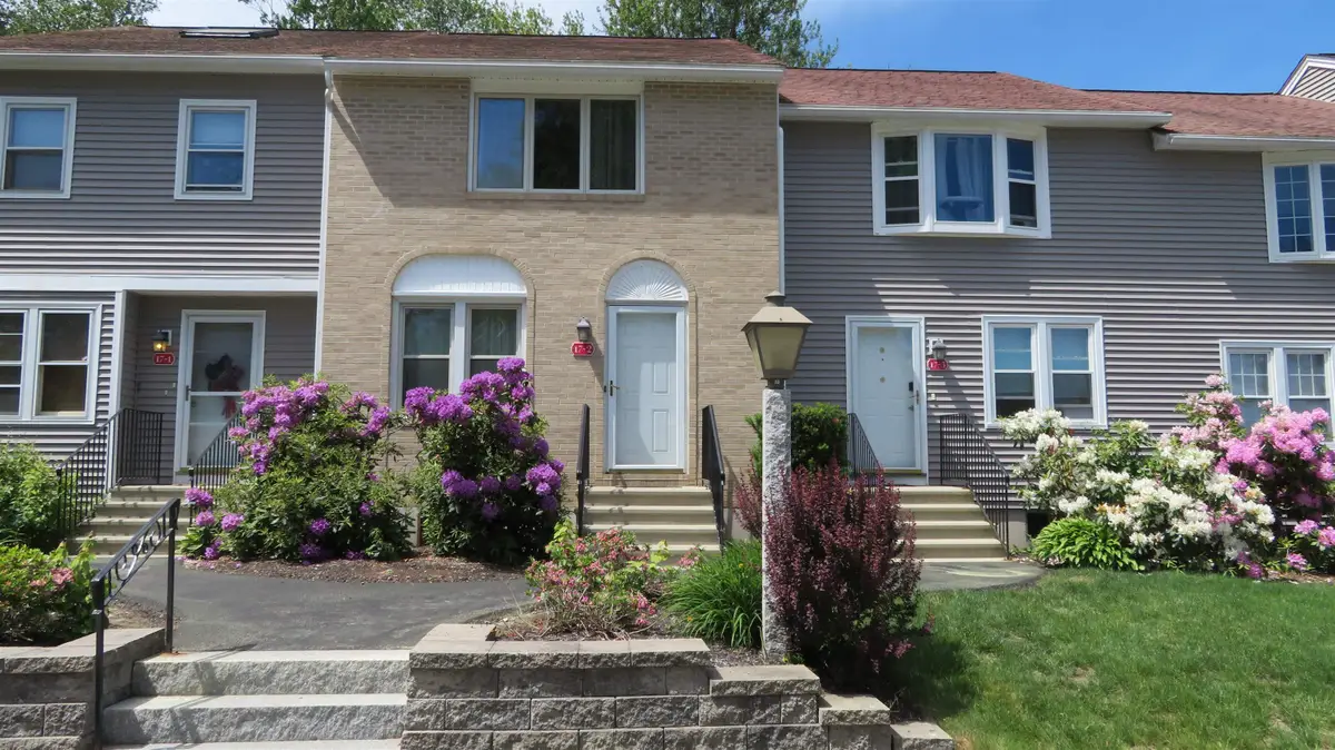 17 Oakwood Circle #2, Goffstown, NH 03045 - #1