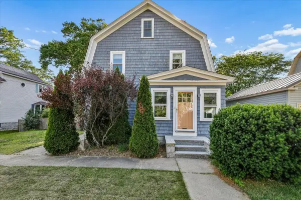 838 Maple Street, Manchester, NH 03104