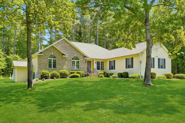 22 May Lane, Pelham, NH 03076