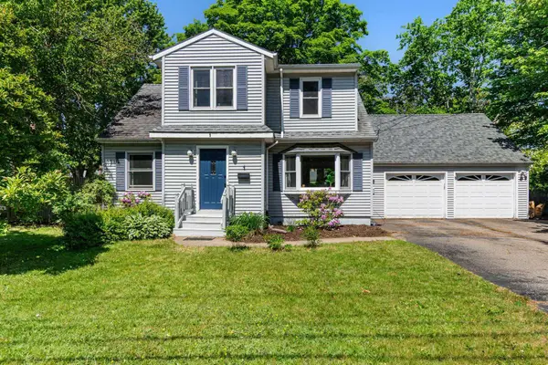1 Hiawatha Avenue, Essex Junction, VT 05452