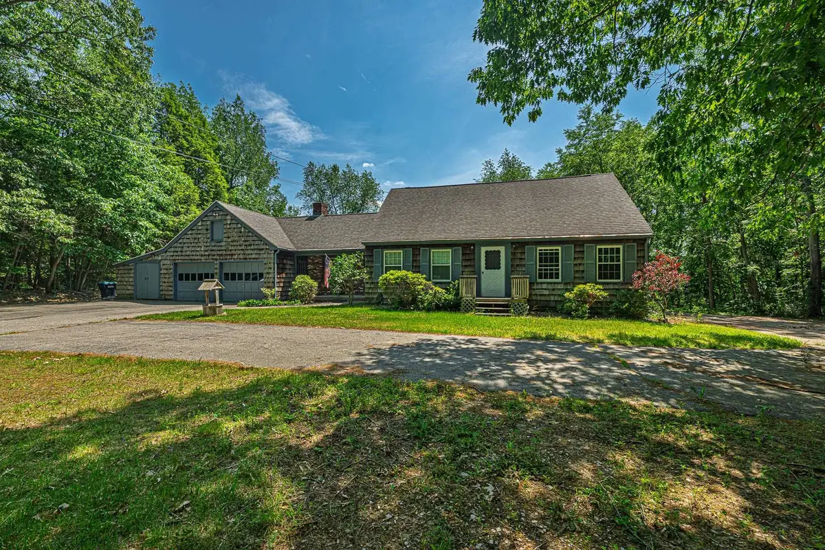 7 Squamscott Road, Stratham, NH 03885 - #1