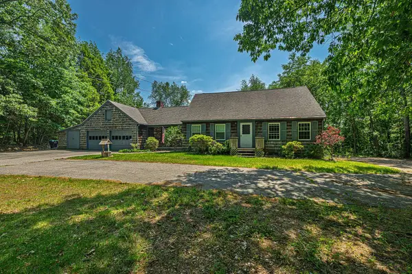 7 Squamscott Road, Stratham, NH 03885