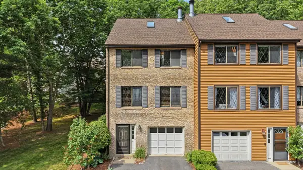 2 Winrow Drive, Merrimack, NH 03054