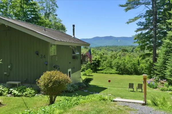 34 Valhalla Road, Warren, VT 05674