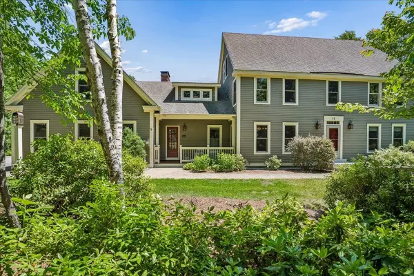 12 Middleton Drive, Bedford, NH 03110