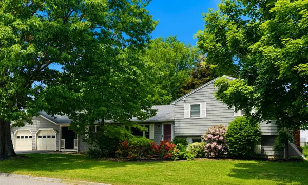 8 Toftree Lane, Dover, NH 03820
