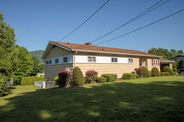 14 Mountain View Lane, Rutland City, VT 05701