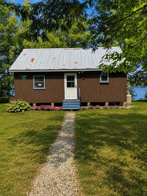 306 Hammond Shore Road, Franklin, VT 05457