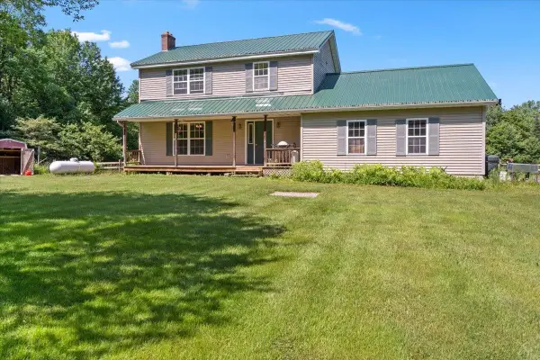 82 West Street Road, Fairfax, VT 05454