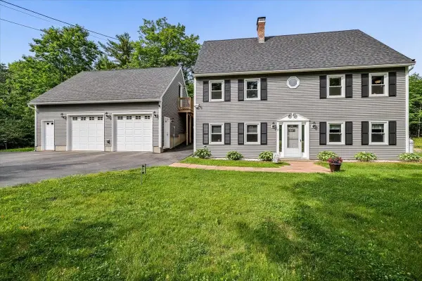 17 Almeda Lane, Hooksett, NH 03106