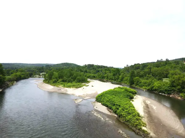 5863 Vermont Route 14, Royalton, VT 05068