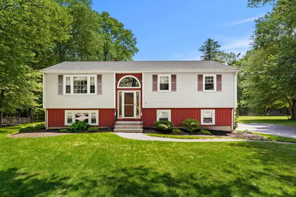 9 Quaker Street, Newton, NH 03858