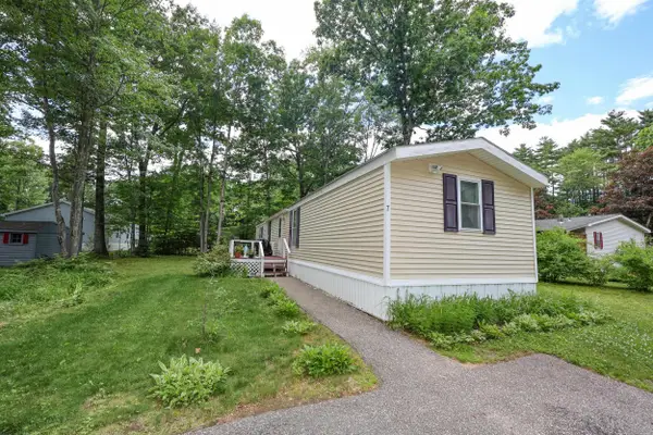 7 Marilyn Drive, Concord, NH 03303