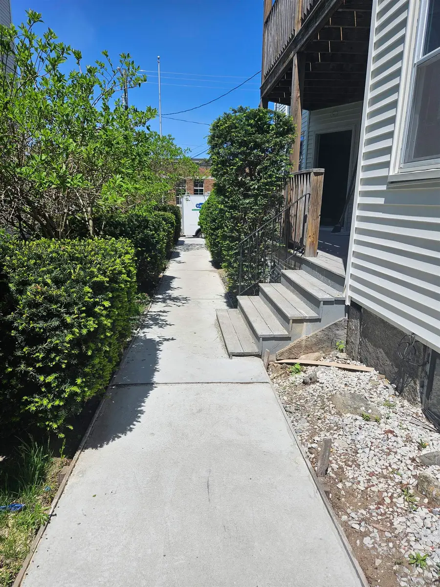 637 Harvard Street, Manchester, NH 03103 - #3