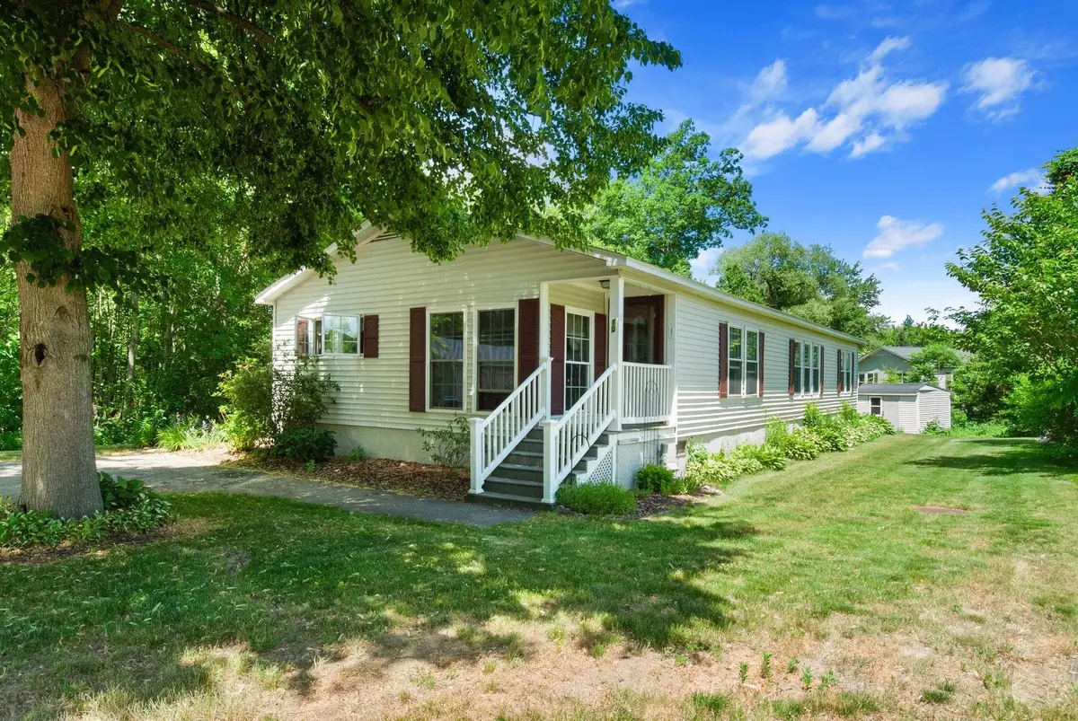 10 Aberdeen Drive, Stratham, NH 03885 - #1