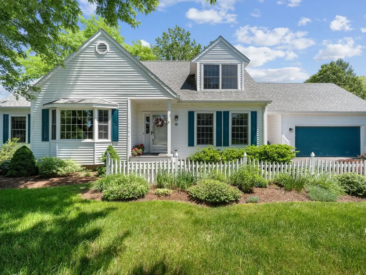 4 Oak Creek Drive, South Burlington, VT 05403 - #1