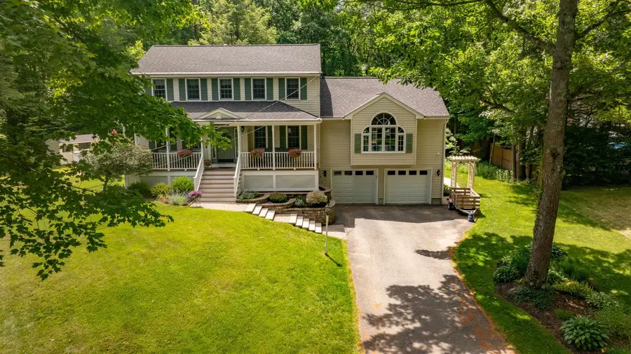 32 Kristin Drive, Derry, NH 03038 - #3