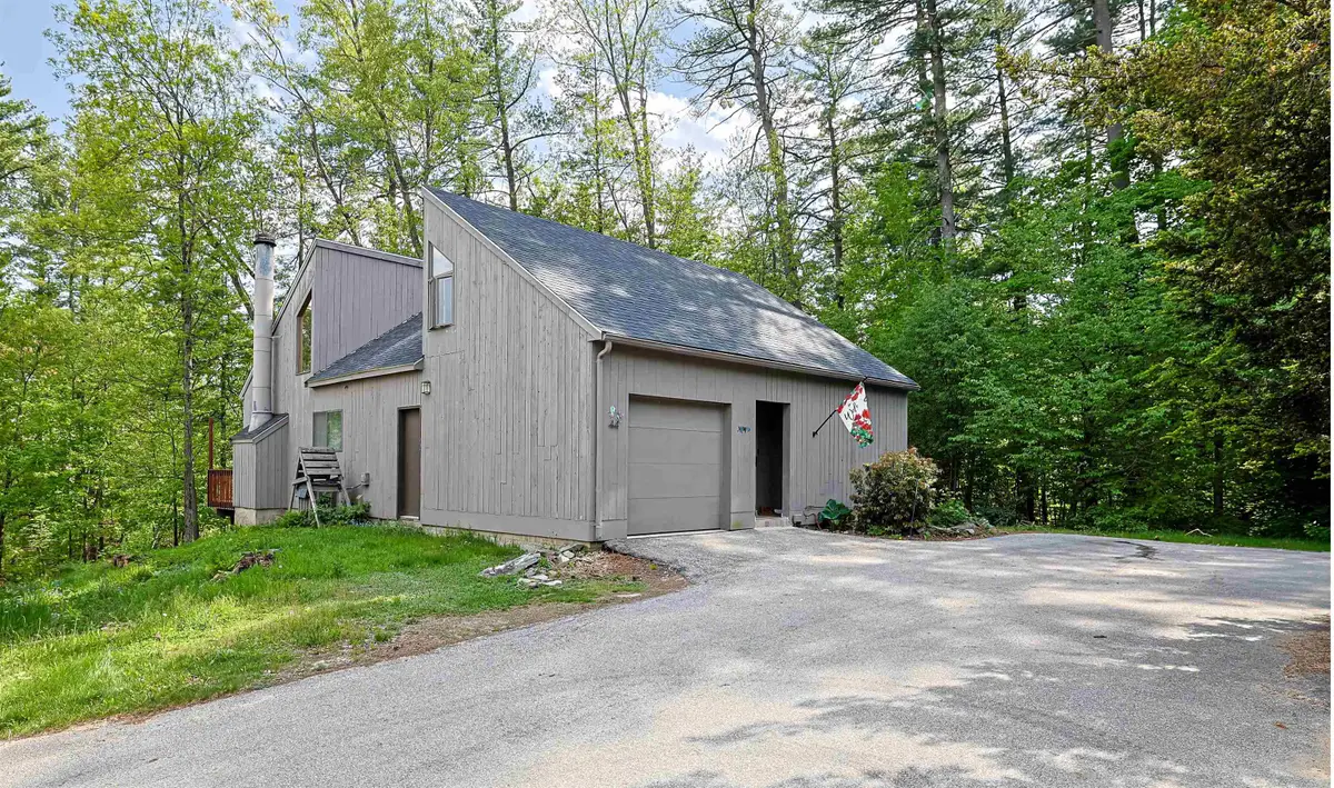44 Coburn Woods Drive, Nashua, NH 03063 - #1