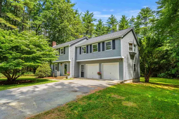 1 Danbury Circle, Amherst, NH 03031