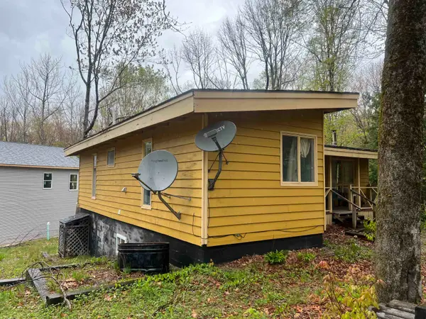 72 Mountain Drive, New Durham, NH 08355