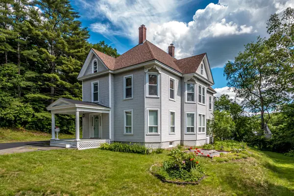 77 Bunker Hill Street, Lancaster, NH 03584