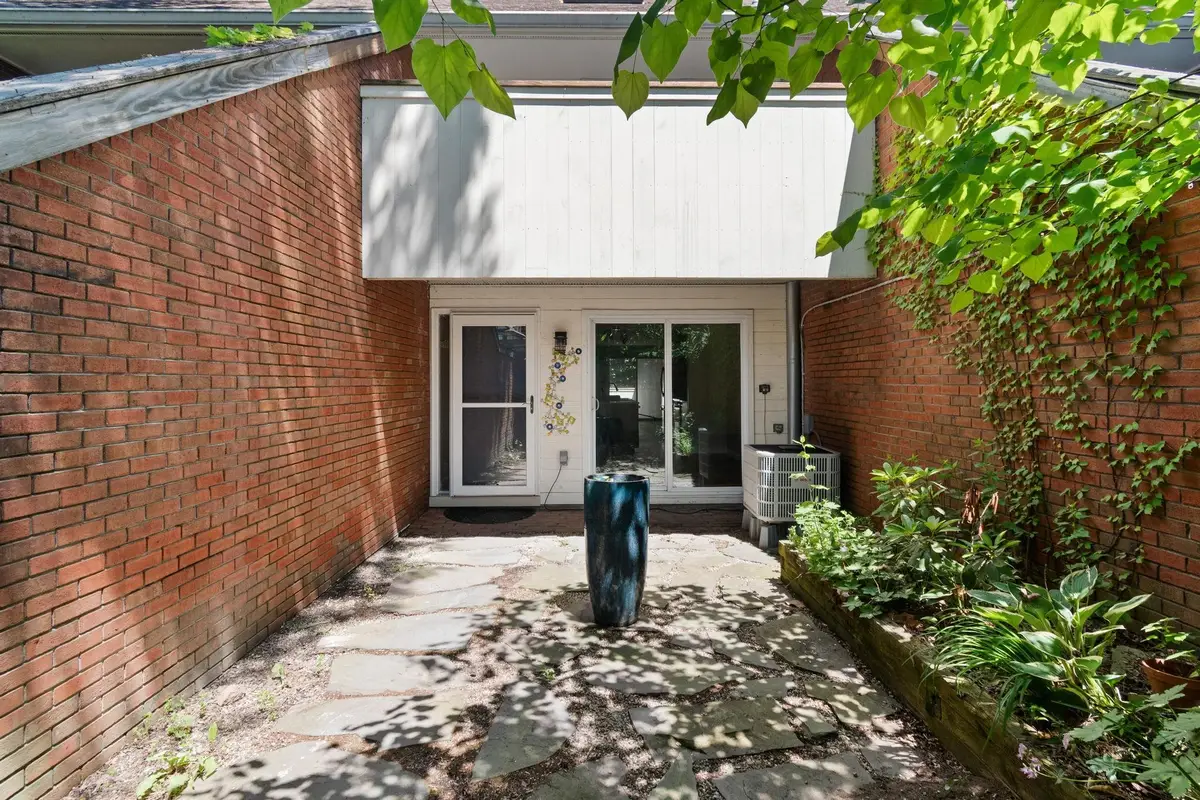 388 College Street #4, Burlington, VT 05401 - #1