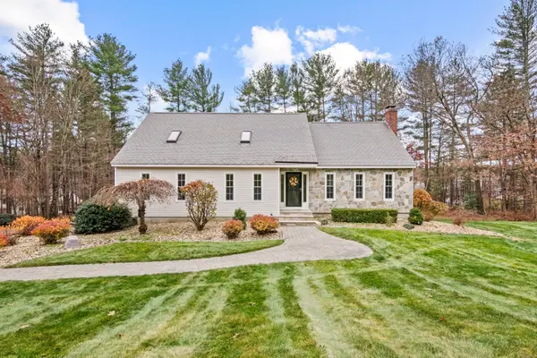 3 Hillside Road, Windham, NH 03087