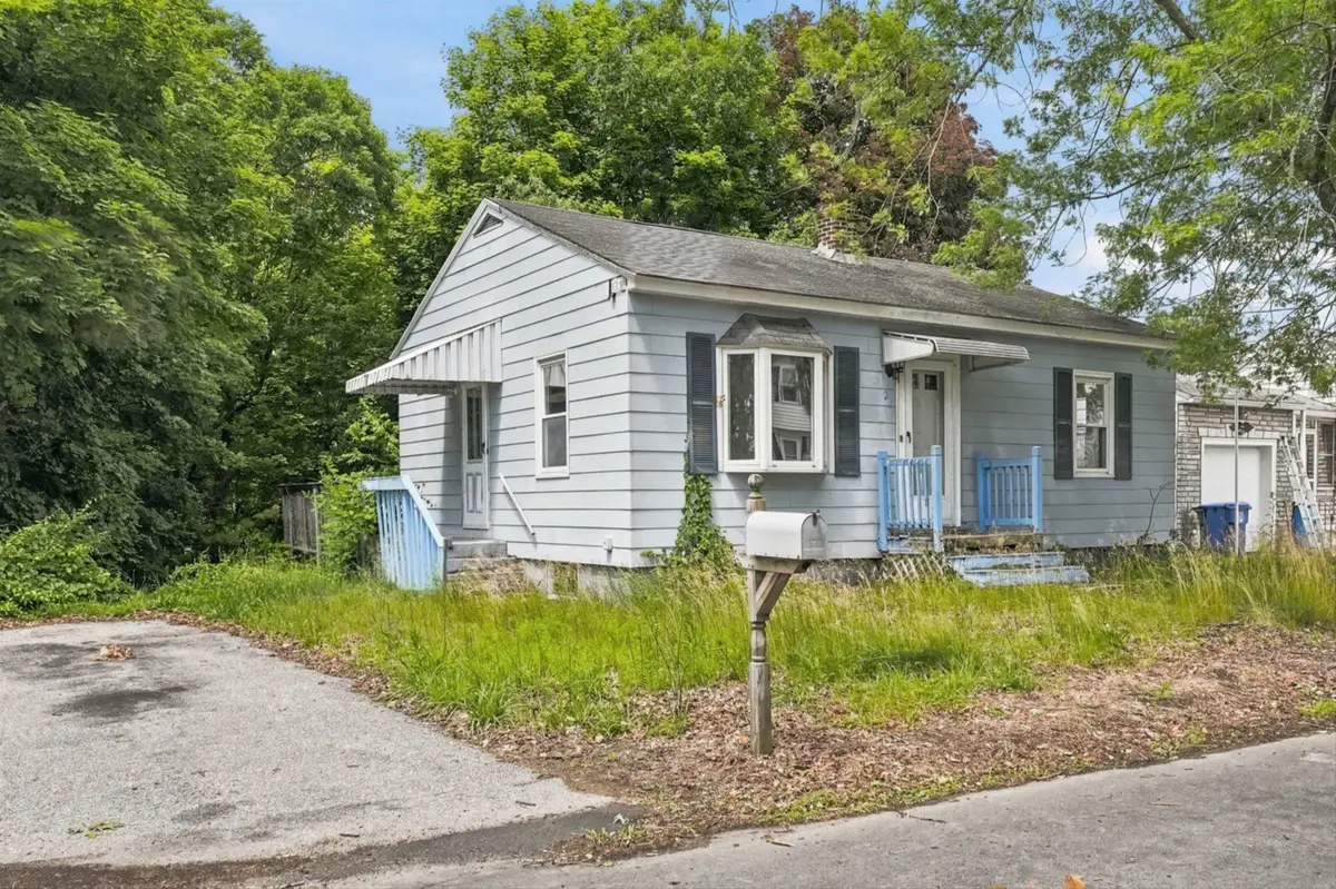 25 Kendall Avenue, Manchester, NH 03103 - #1