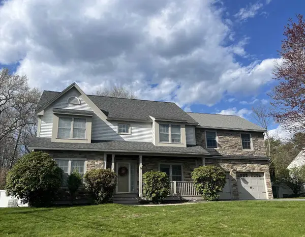 9 Tennyson Drive, Manchester, NH 03104