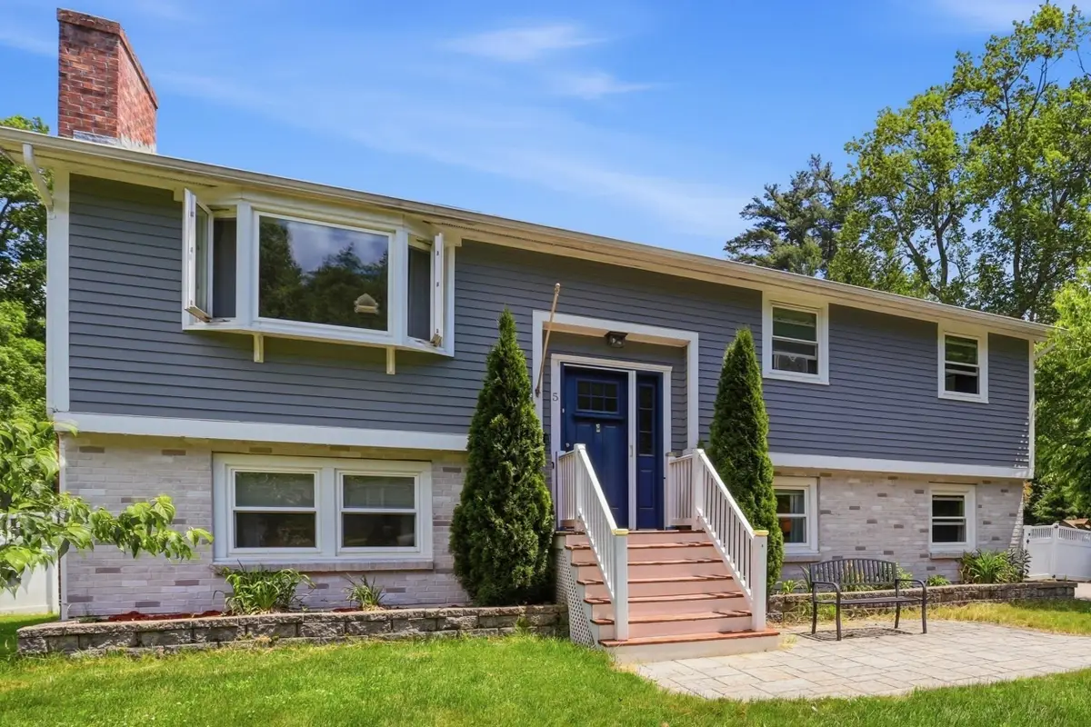 5 Berkley Street, Merrimack, NH 03054 - #1