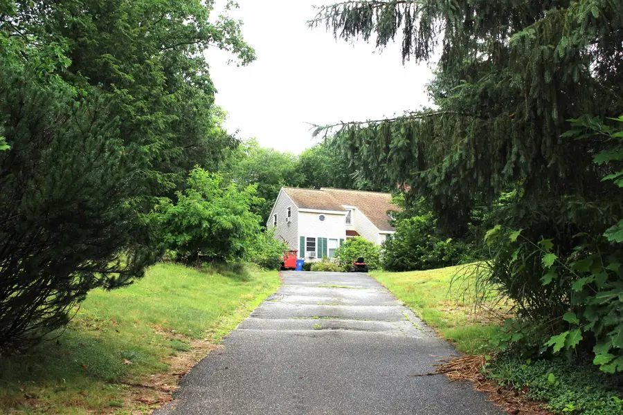1-A Karen Lane, Londonderry, NH 03053 - #3