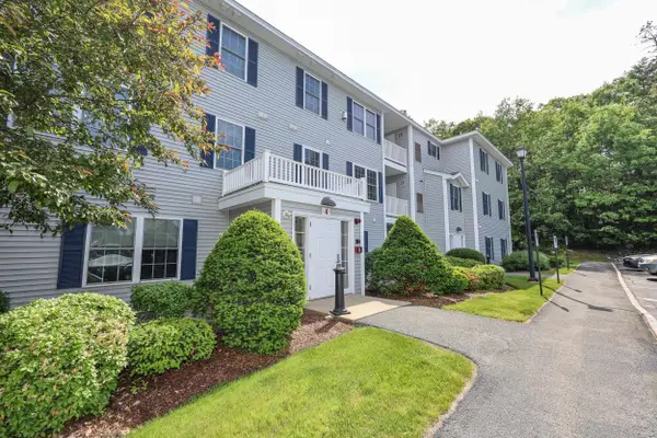 4 Crestview Circle #119, Londonderry, NH 03053