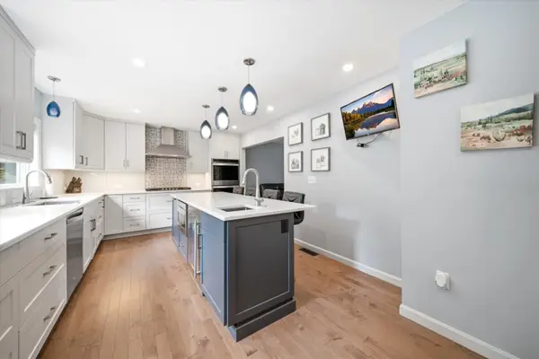 11 Hammar Road, Nashua, NH 03062