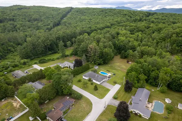 125 Maplewood Drive, Rutland Town, VT 05701