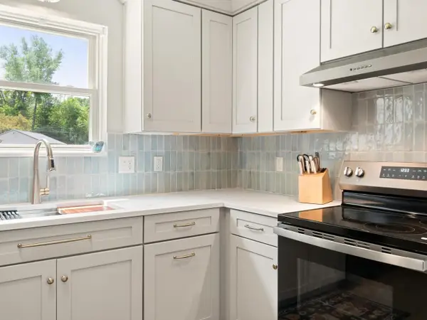 14 Hideaway Lane, Williston, VT 05495