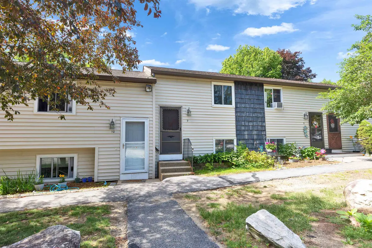 901 Mammoth Road, Manchester, NH 03104 - #1