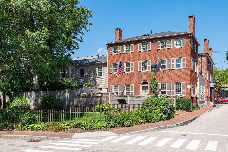 20 Atkinson Street, Portsmouth, NH 03801 - #3