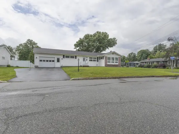 42 Suburban Square, South Burlington, VT 05403