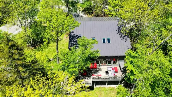 20 Blackberry Lane, Peru, VT 05152